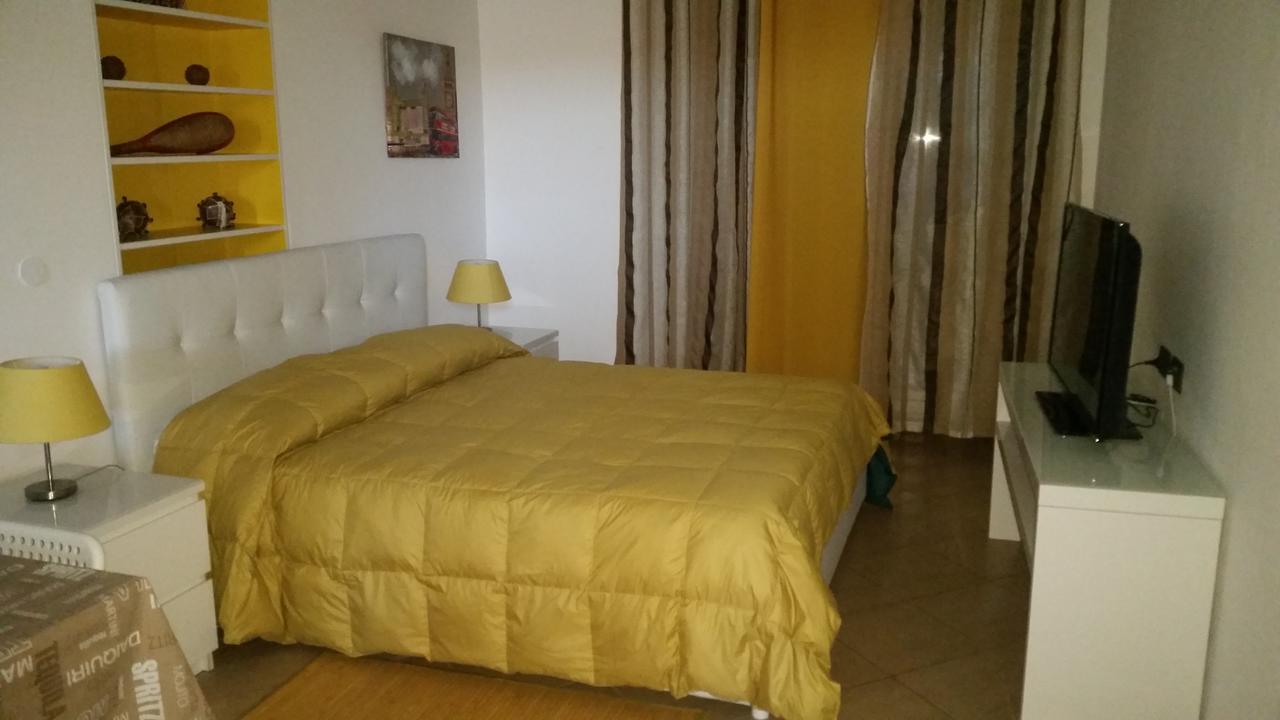 Tortugas B&B Giarre Bagian luar foto