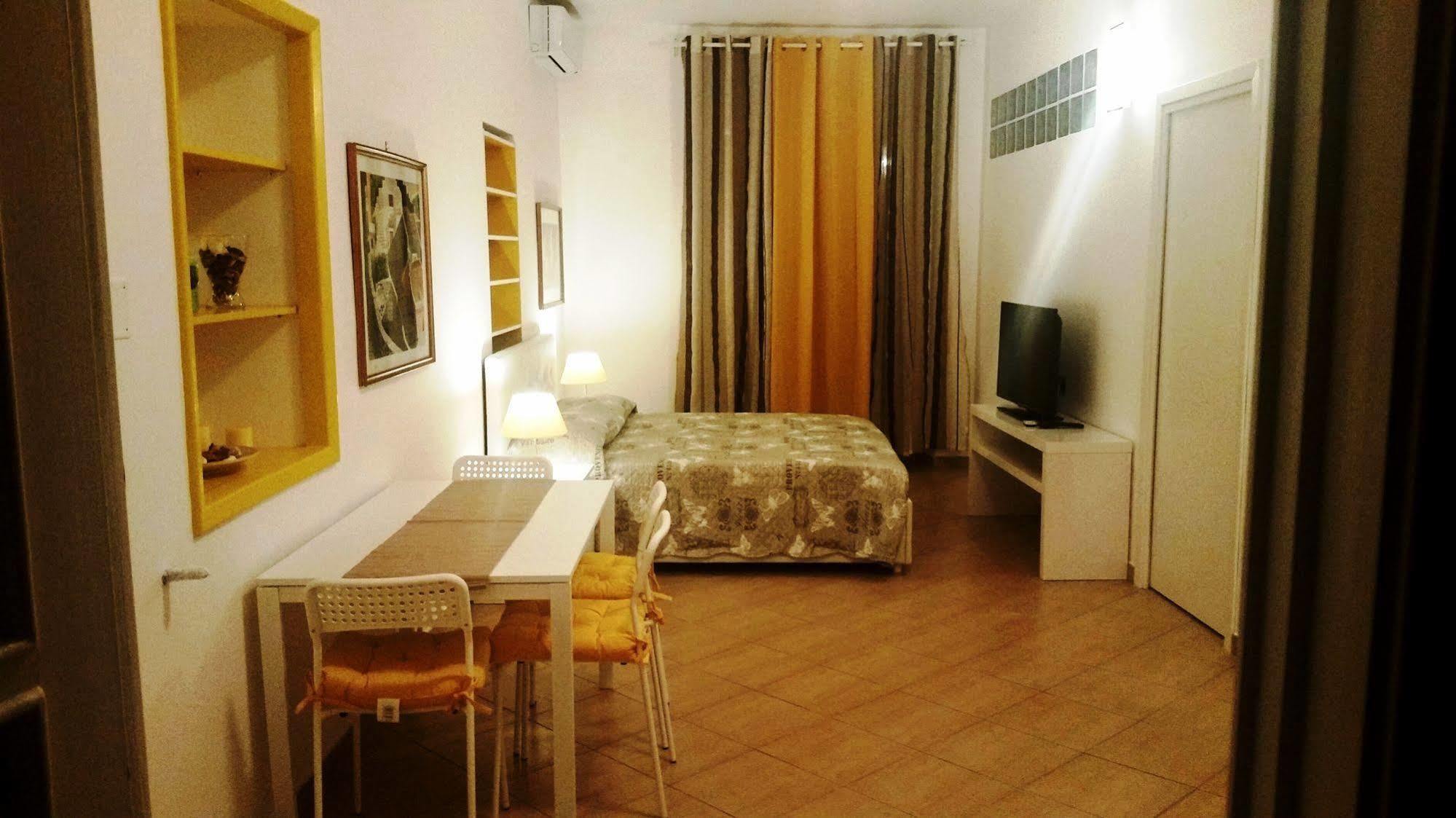 Tortugas B&B Giarre Bagian luar foto